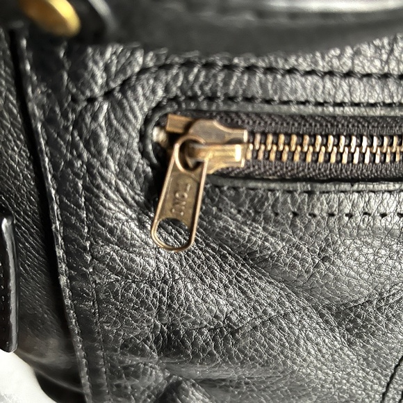 🔥🔥 Tommy Hilfiger Black Genuine Leather Handbag Cross Body Style - Picture 14 of 16